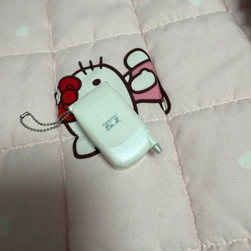 [BUNJANG] Folder Phone Gacha White / 폴더폰 가챠 화이트 양도