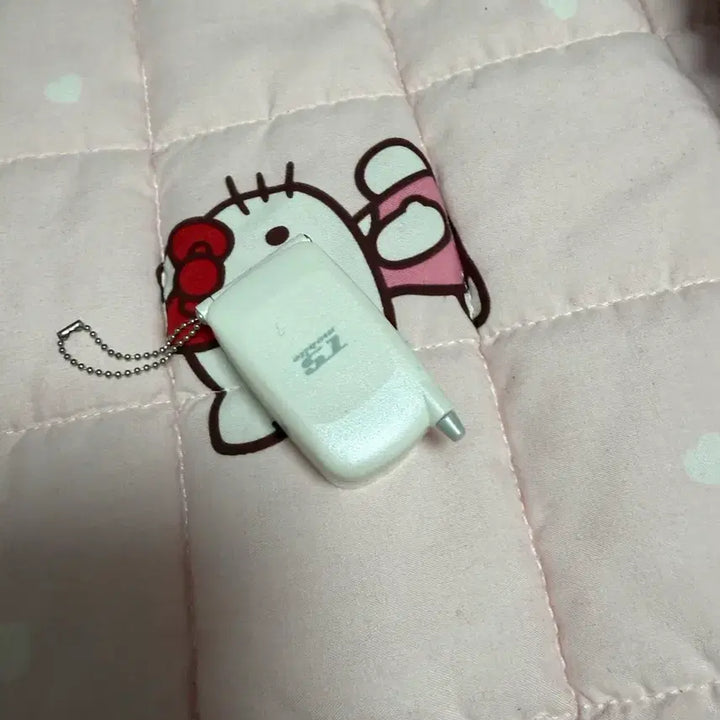 [BUNJANG] Folder Phone Gacha White / 폴더폰 가챠 화이트 양도