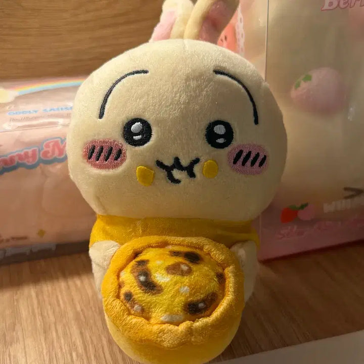 [BUNJANG] Usagi Egg Tart Plush Keychain / 에그타르트 우사기