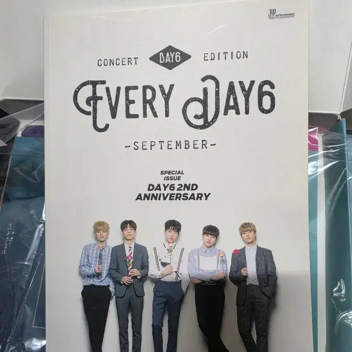 [BUNJANG] DAY6 Every Day6 Magazine Badge September, October Bundle Set / day6 에브리데이식스 에데식 매거진 뱃지 9, 10월