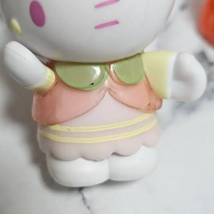 [BUNJANG] Sanrio Hello Kitty Figure / 산리오 헬로키티 피규어