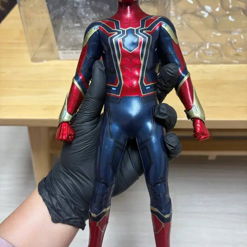 [BUNJANG] Hot Toys Iron Spider-Man (MMS482) Action Figure / 핫토이 아이언스파이더맨 판매