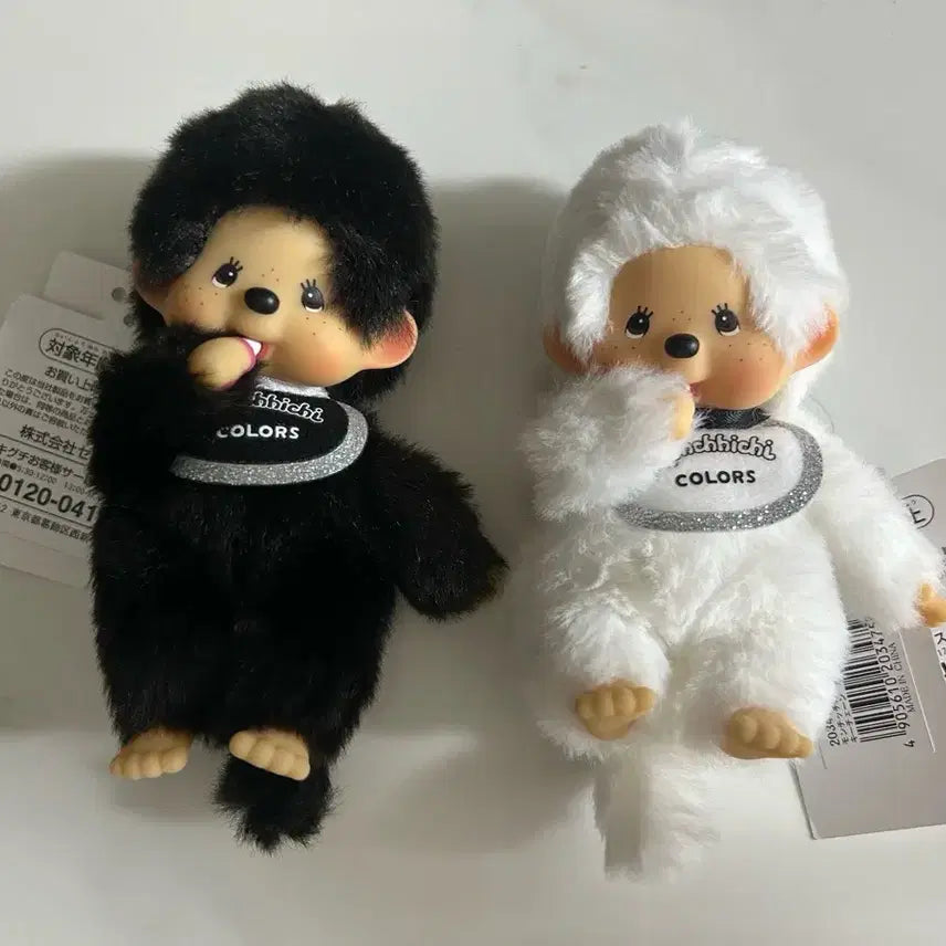 [BUNJANG] Monchhichi Black &amp; White Pair New / 몬치치 블랙 화이트 판매 (새 상품)