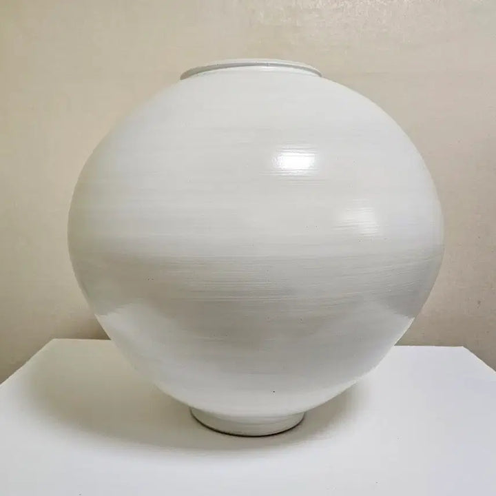 [BUNJANG] Matte Large Moon Jar (No. 5) / 무광 대형 달항아리 5번 (높이 53cm)