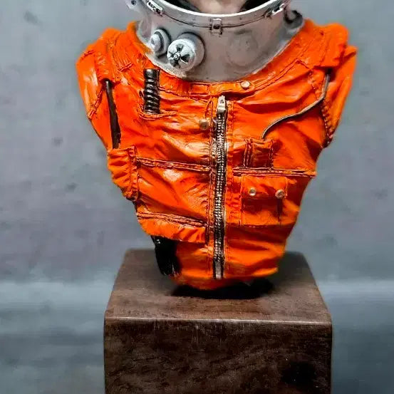 [BUNJANG] Yuri Gagarin Painted Figure / 유리가가린 도색 피규우