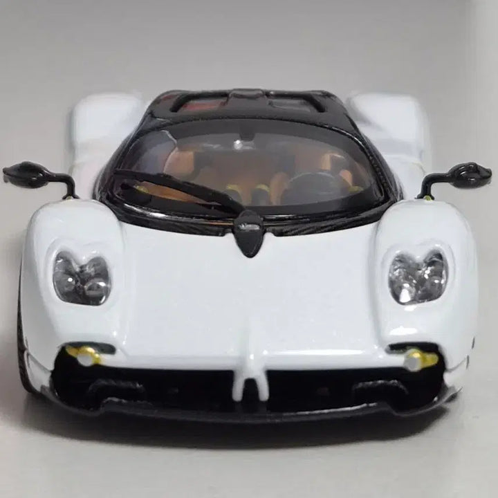 [BUNJANG] LCD Paganini Utopia 1:64 Scale Diecast Model / LCD 파가니 유토피아 화이트 1:64 다이캐스트