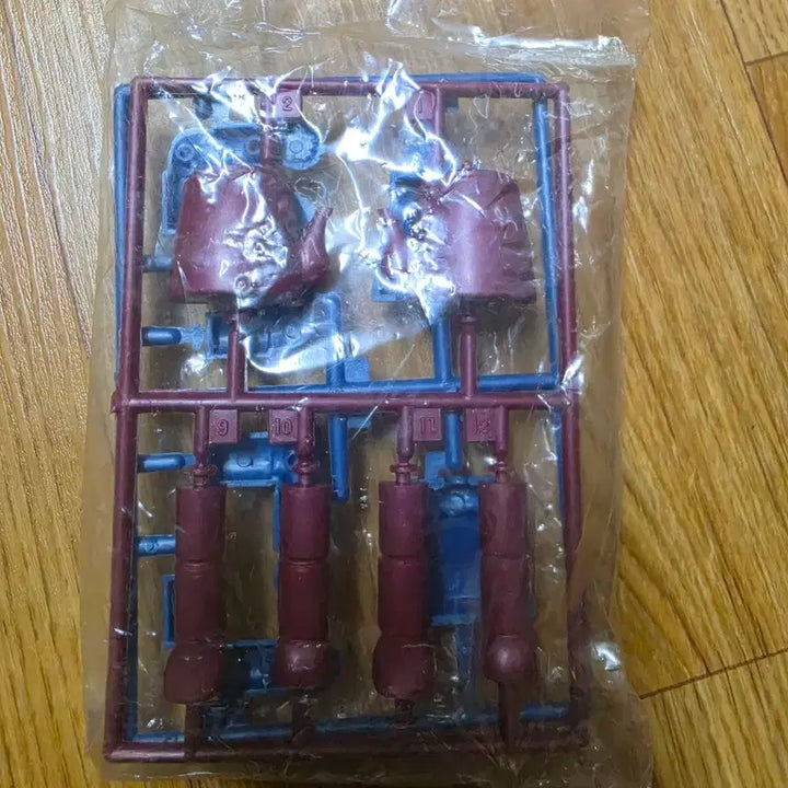 [BUNJANG] Idea Science Robot Ttaengkwi Robot Plastic Model / 아이디어과학 깡통로봇 프라모델 고전프라 고전완구 태권브이