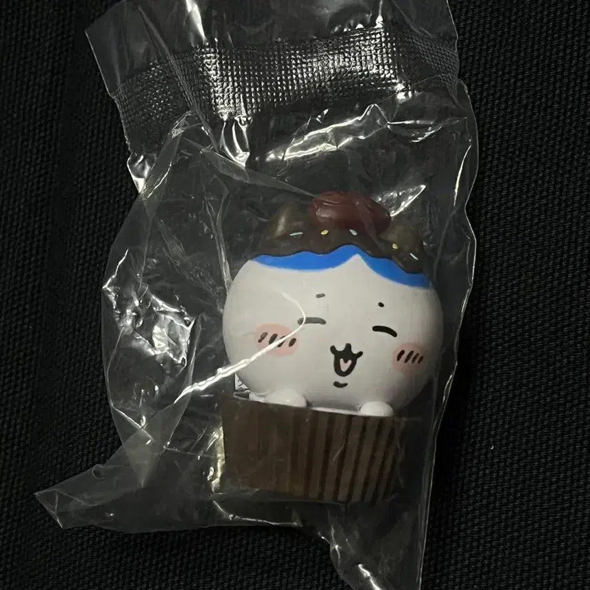[BUNJANG] Chiikawa Random Monitor Figure - Hachiware / 치이카와 먼작귀 랜덤 모니터 피규어 하치와레