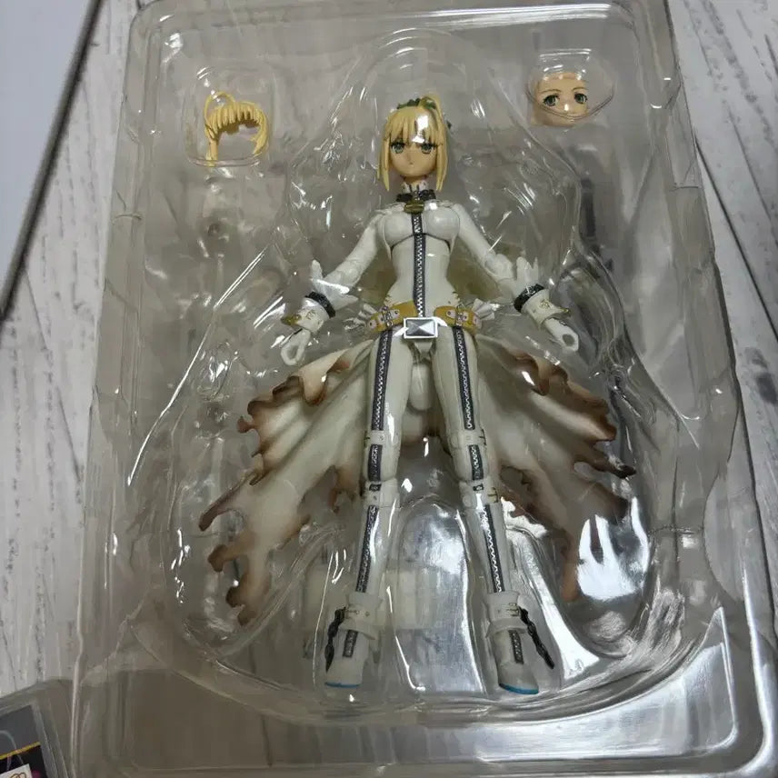 [BUNJANG] Fate/EXTRA CCC Saber Bride Figma / 페이트 엑스트라 CCC 피그마 세이버 브라이드 판매합니다