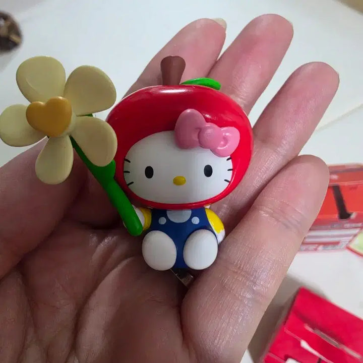[BUNJANG] Hello Kitty Apple Mini Figure / 헬로키티 사과 미니 피규어