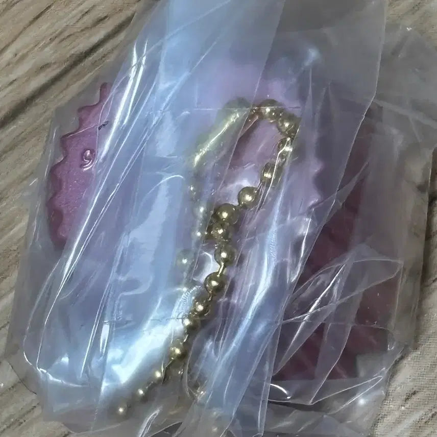 [BUNJANG] Chiikawa Hachiware Chocolate Cupcake Keychain Gacha / 치이카와 하치와레 초코컵 초코 컵케이크 키링 가챠