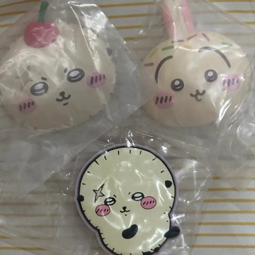 [BUNJANG] Chiikawa Whipping Magnet Usagi &amp; Rakko Set / 치이카와 휘핑 마그넷 치이카와 마그넷 우사기 랏코 치이카와 랜덤