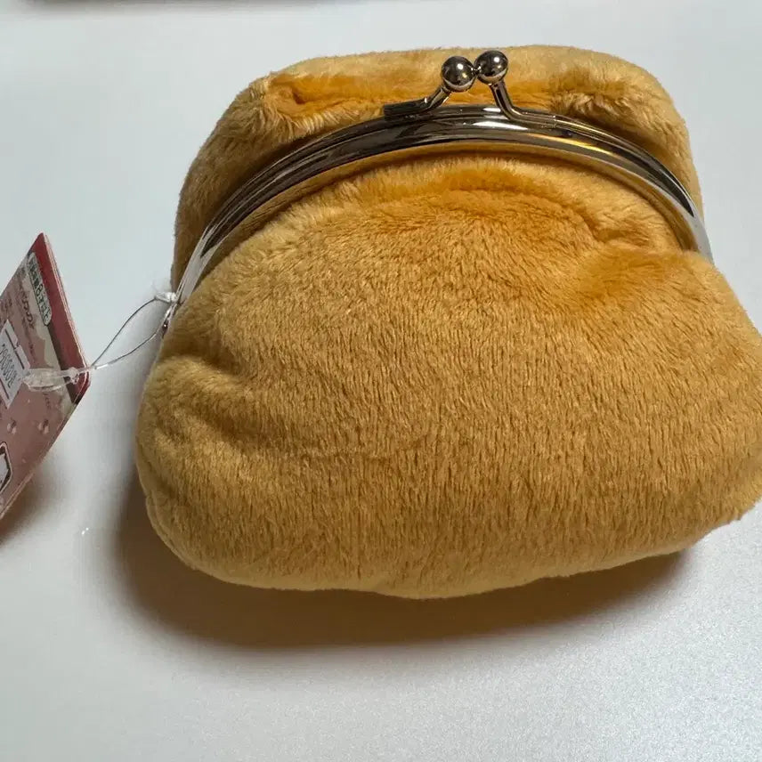 [BUNJANG] Capybara Strawberry Pouch (Authentic) / 정품 카피바라 딸기 파우치 새상품 판매중 택O