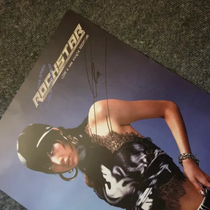 BUNJANG] BLACKPINK LISA Signed Rockstar Pop-up Poster / 리사 친필