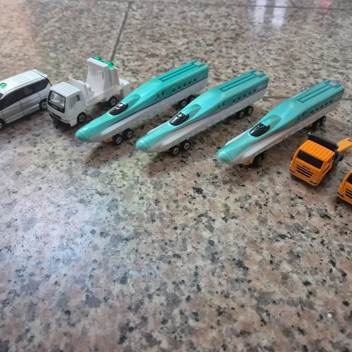 [BUNJANG] Tomica Shinkansen Transport Trailer Set with Extra E5 Series Car / 토미카 신칸센 수송 트레일러 세트