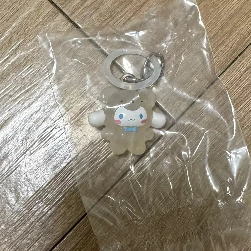 [BUNJANG] Sanrio Latte Kuma Cinnamoroll Charm (Sealed) / 산리오 라떼쿠마 시나모롤 메지루시 미개봉