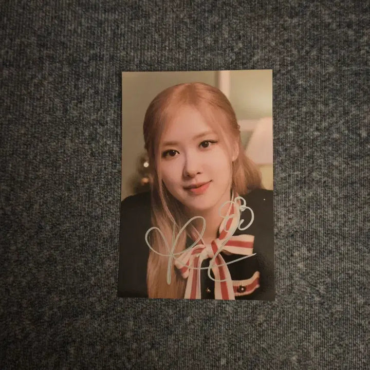 [BUNJANG] BLACKPINK ROSÉ Signed Postcard / 로제 친필 싸인 엽서 블랙핑크 BLACKPINK ROSIE SIGNED