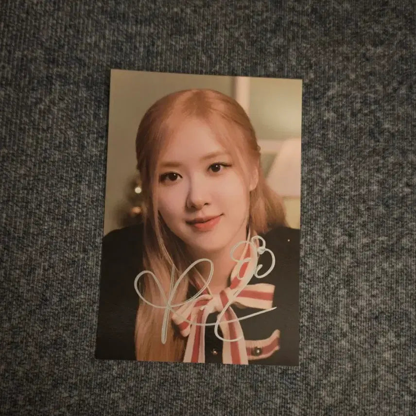 [BUNJANG] BLACKPINK ROSÉ Signed Postcard / 로제 친필 싸인 엽서 블랙핑크 BLACKPINK ROSIE SIGNED