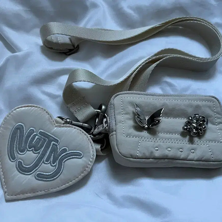 [BUNJANG] NewJeans Coller Card Holder White / 뉴진스 꼴레 카드지갑 화이트 coller