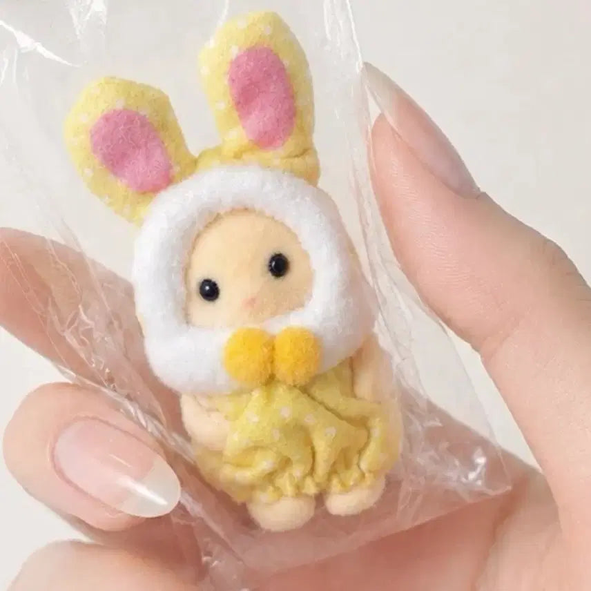 [BUNJANG] Sylvanian Families Colorful Yellow Rabbit / 실바니안 컬러플 노란 토끼