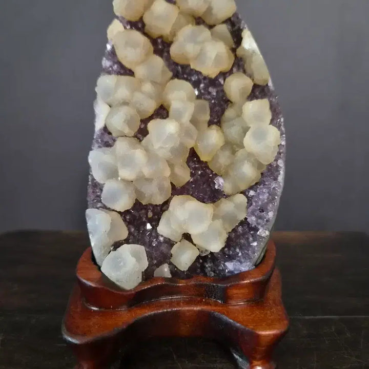 [BUNJANG] Unique Amethyst Geode with Wooden Stand / 특이 자수정