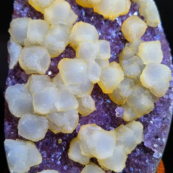 [BUNJANG] Unique Amethyst Geode with Wooden Stand / 특이 자수정