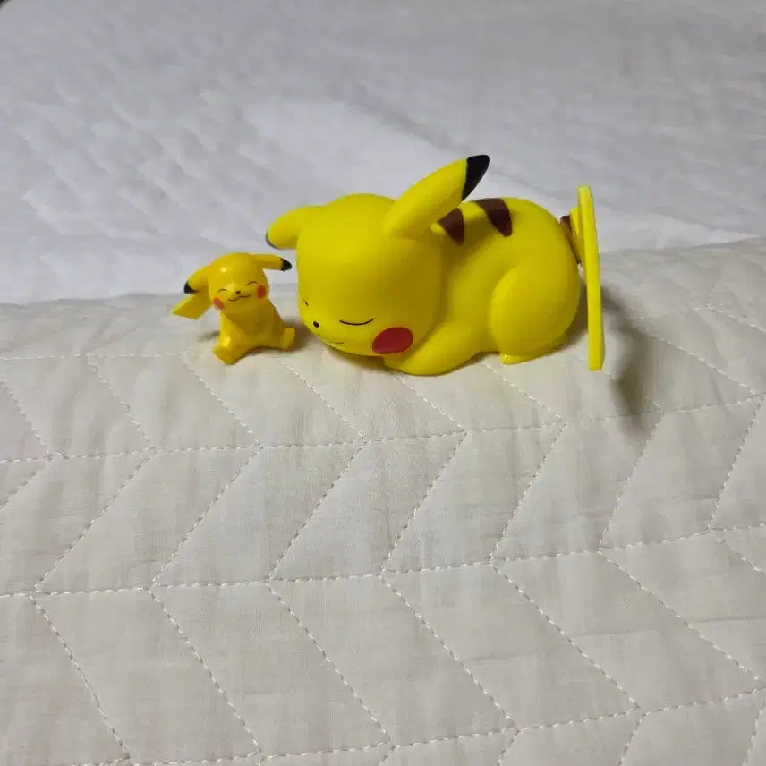 [BUNJANG] Pokemon Pikachu Figure 2-Piece Set / 포켓몬스터 피카츄 피규어 2개 세트
