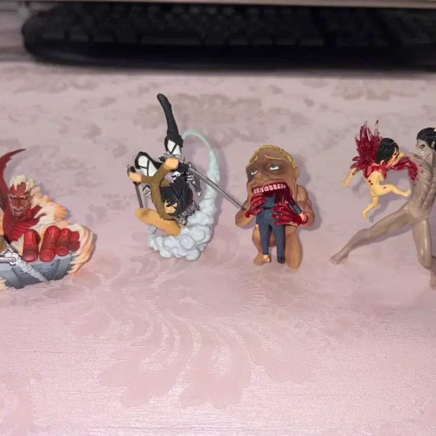 [BUNJANG] Attack on Titan Classic Capsule Figure Set / 진격거 진격의거인 고전 캡슐 피규어 세트
