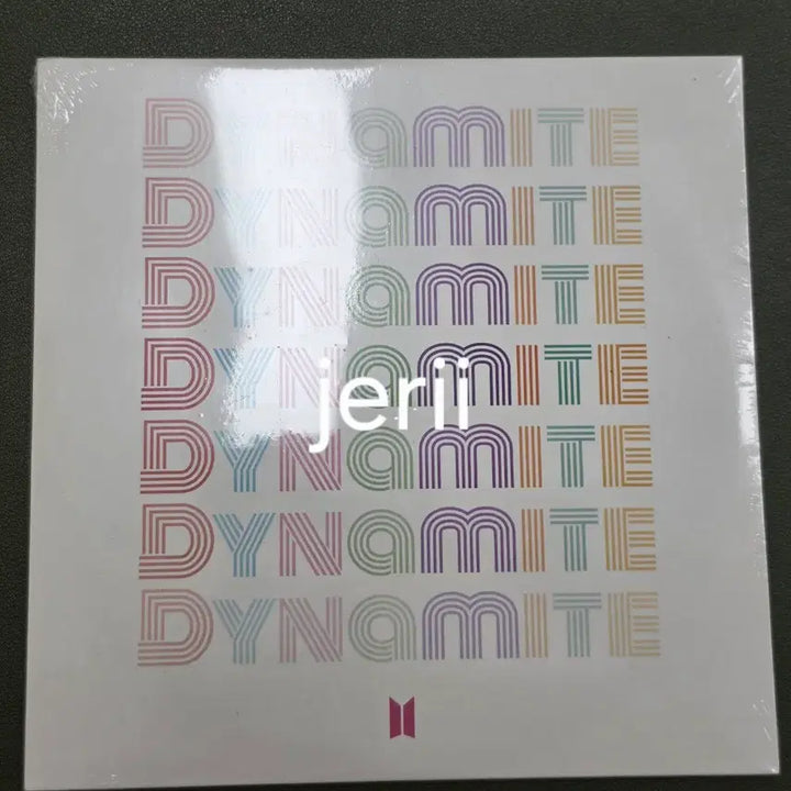 [BUNJANG] BTS Butter &amp; Dynamite Vinyl &amp; Cassette Bundle Set / 방탄소년단 버터&amp;다이너마이트 바이닐, 테이프 빌보드1위 미개봉