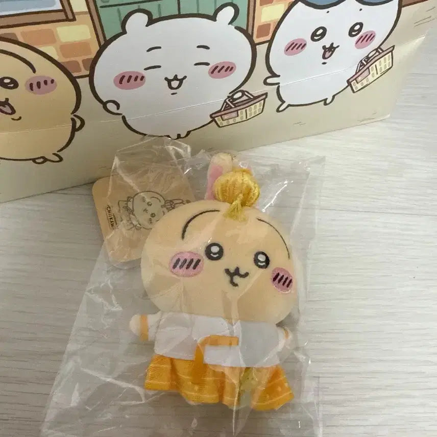 [BUNJANG] Cheekawa Usagi Hanbok Mascot Keyring (Sealed) / 치이카와 한복 마스코트 키링 우사기 (미개봉)