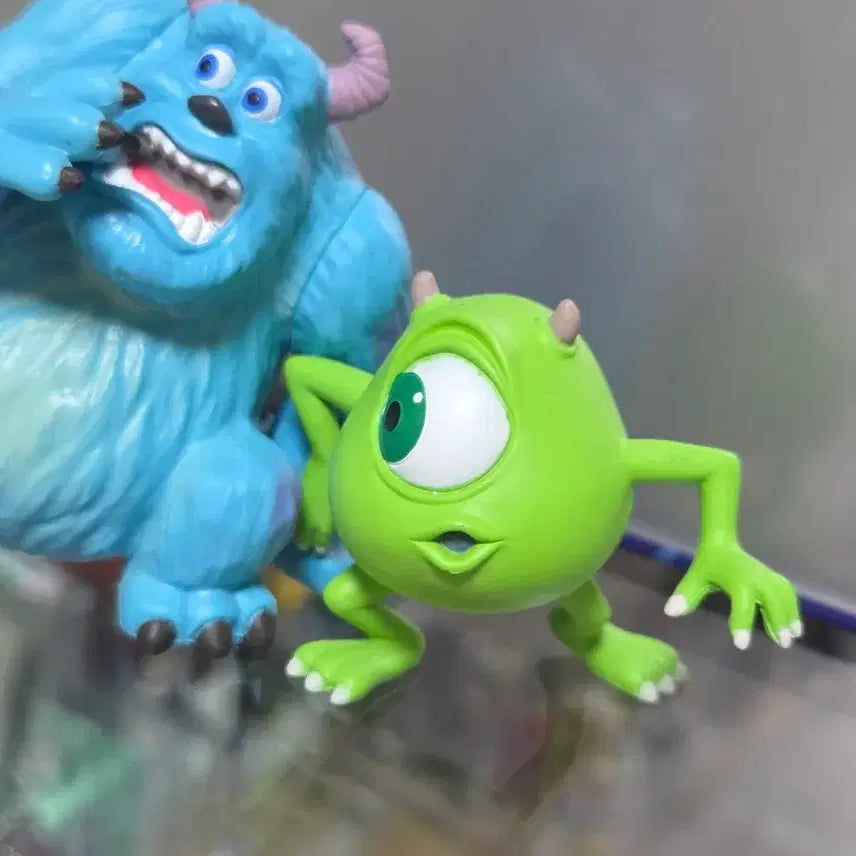 [BUNJANG] Monsters, Inc. Sully &amp; Mike Wazowski Figurine Gacha Set / 몬스터 주식회사 설리 마이크 피규어 가챠 2개 일괄