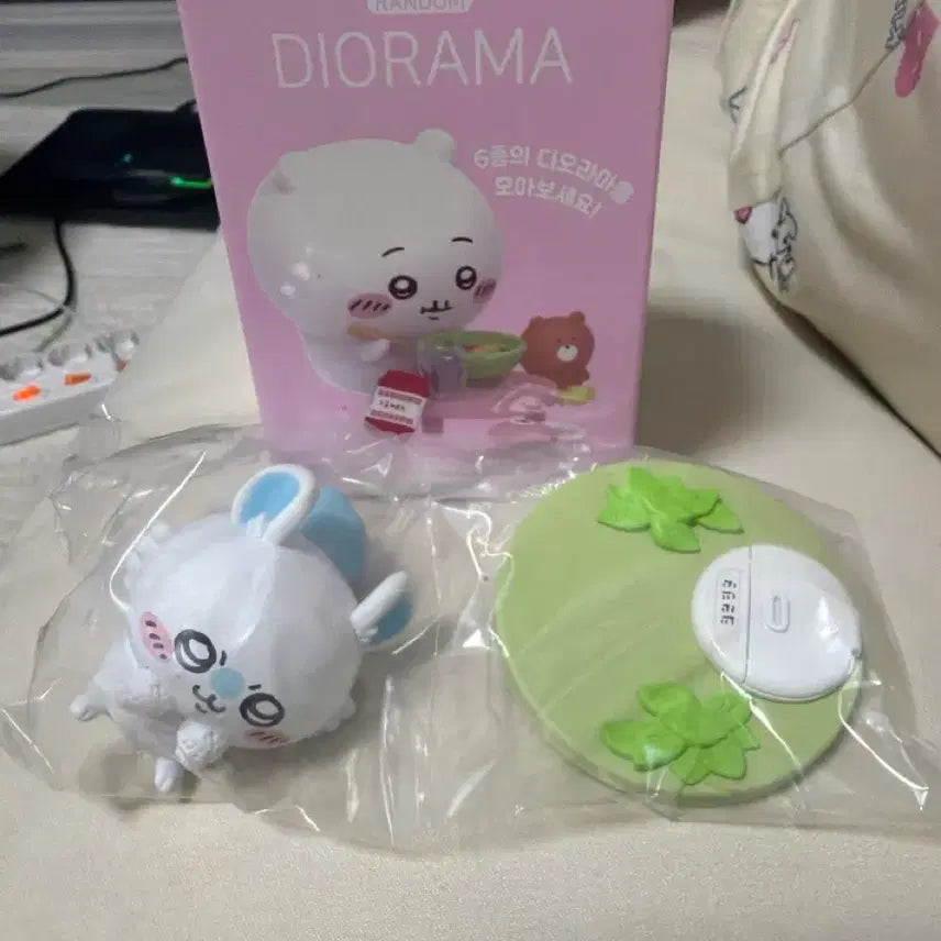 [BUNJANG] Chiikawa Momonga Diorama Figure / 먼작귀 치이카와 디오라마 피규어 모몽가