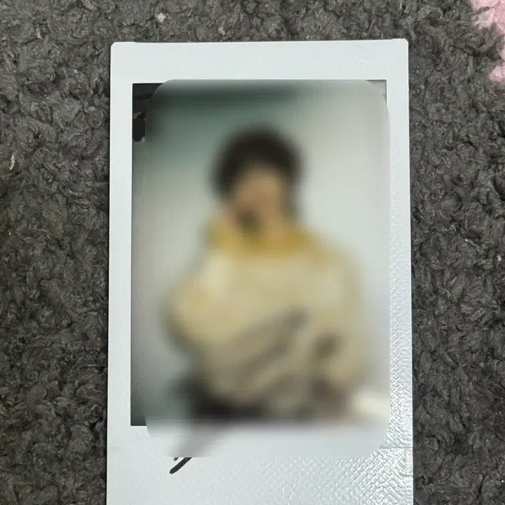 [BUNJANG] ATEEZ Seonghwa Signed Polaroid / 에이티즈 성화 싸인 폴라 판매
