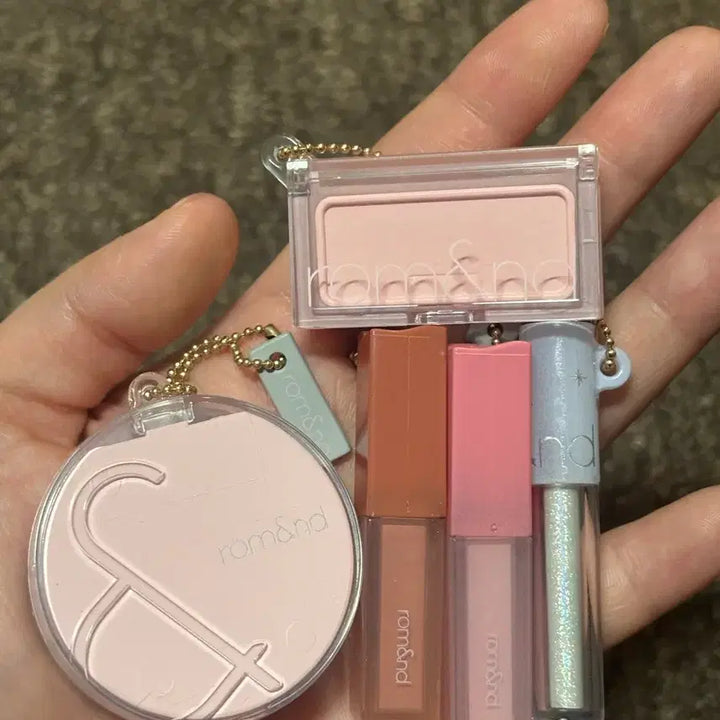 [BUNJANG] Rom&amp;nd Miniature Cosmetics Gacha Bundle Set / 롬앤 미니어처 화장품 가챠판매(일괄)