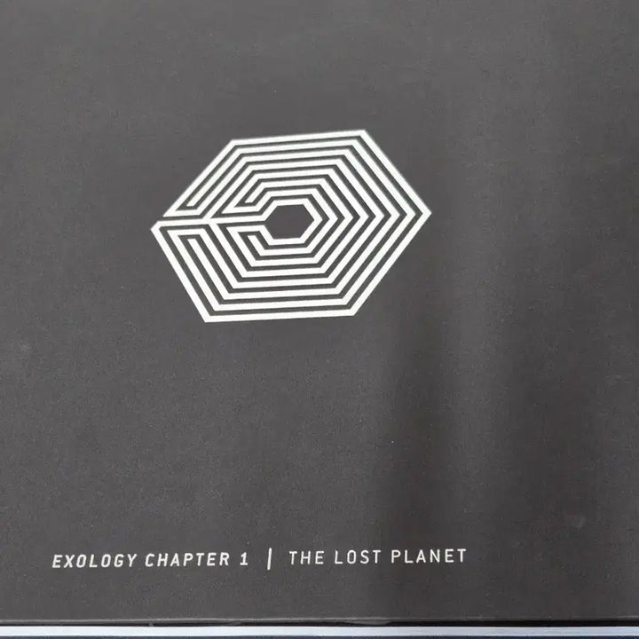 [BUNJANG] EXO EXOLOGY Chapter 1 &amp; EXORDIUM Goods Brochure Bundle Set / 엑소 엑솔로지 챕터1 + 엑소디움 굿즈 브로슈어 일괄