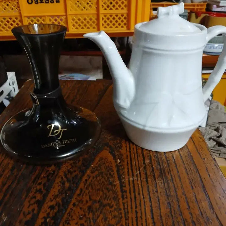 [BUNJANG] Vintage Kettle and Glass Vase Set / 빈티지주전자와유리꽃병.두점일괄