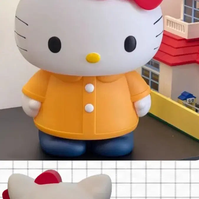 [BUNJANG] Hello Kitty Raincoat Piggy Bank / 헬로키티 비옷 저금통