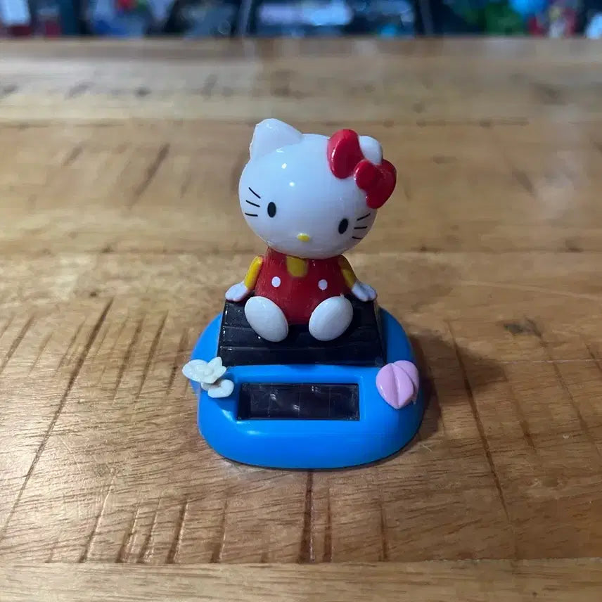 [BUNJANG] Hello Kitty Dori Dori Shaker / 도리도리 헬로키티