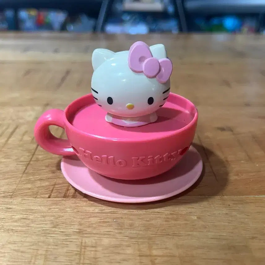 [BUNJANG] Hello Kitty Wind-up Figure / 헬로키티 테엽 피규어