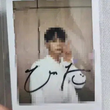 [BUNJANG] LUCY Shin Yechan Autographed Polaroid / 루시 신예찬 싸폴