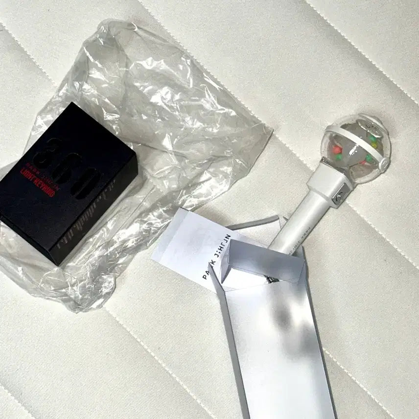 [BUNJANG] Park Jihoon Mini Lightstick Keychain (Sealed) / 박지훈 미니뽑봉(미니응원봉키링) 미개봉 새상품(인쇄오류x) 양도