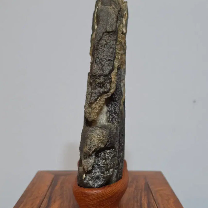 [BUNJANG] Hakheonri Scholar Stone - High-Quality Viewing Stone with Excellent Texture and Transformation / 26093012 석질이 좋고 관통과 변화가 환상적인 학현리 작품석 수석 팝니다