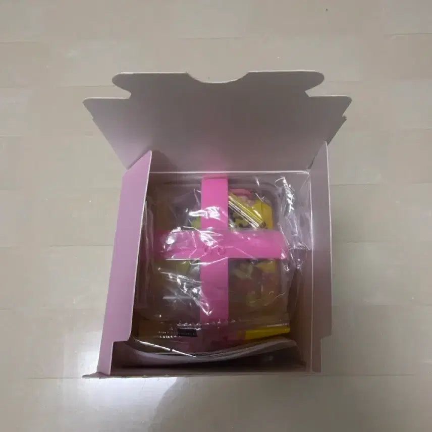 [BUNJANG] Sanrio Ring Series Assemble Figure Case (My Melody) / 산리오 반지 시리즈 케이스 조립 피규어 (마이멜로디)