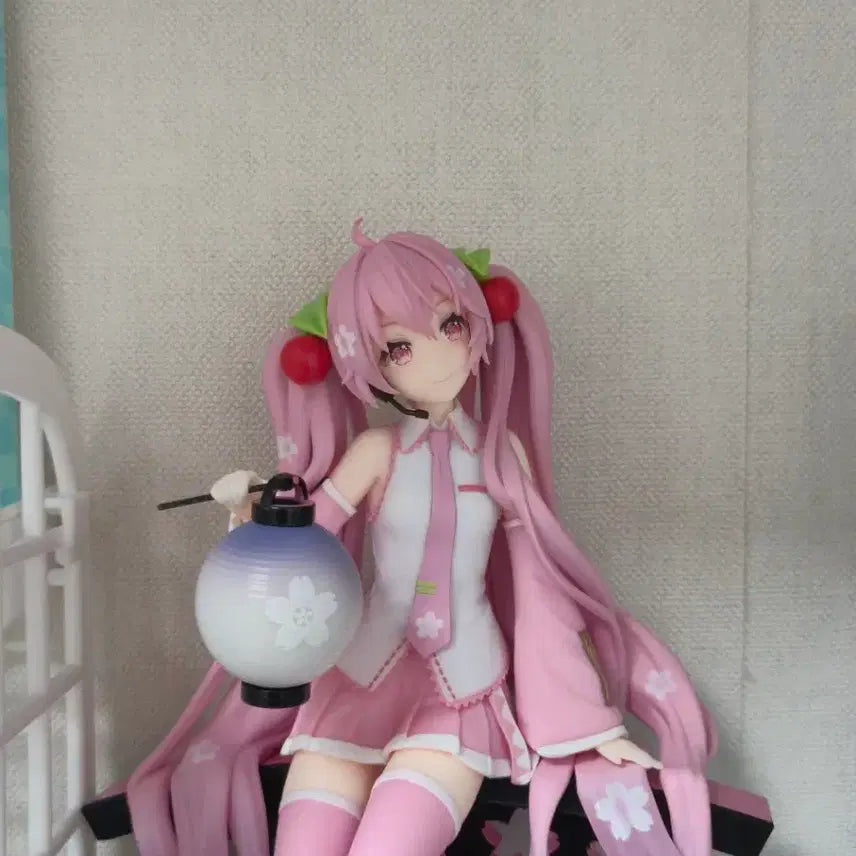 [BUNJANG] Sakura Miku Lantern Version Figure / 급처) 사쿠라 미쿠 연등버전 피규어 판매합니다.