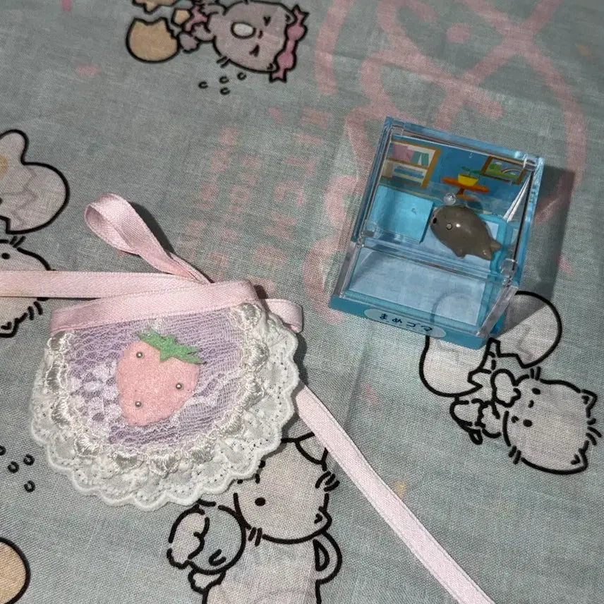 [BUNJANG] Cloud Cream Strawberry Bib, Mamé Gomarium Bundle Set / 클라우드크림 딸기 턱받이, 마메고마리움 일괄