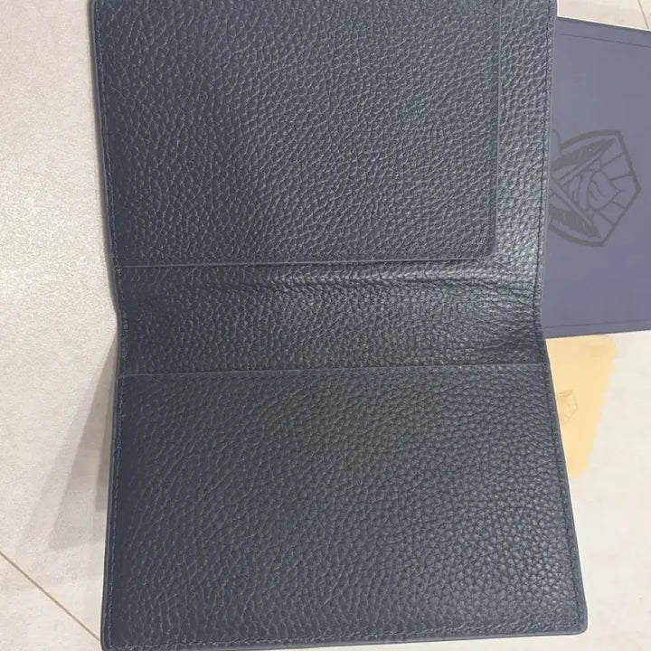 [BUNJANG] Yangding Magic School Passport Case / 마법학교 여권 케이스 (양띵)