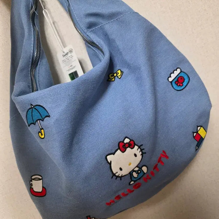 [BUNJANG] Sanrio Hello Kitty Denim Hobo Shoulder Bag / 산리오 헬로키티 데님 숄더백 호보백