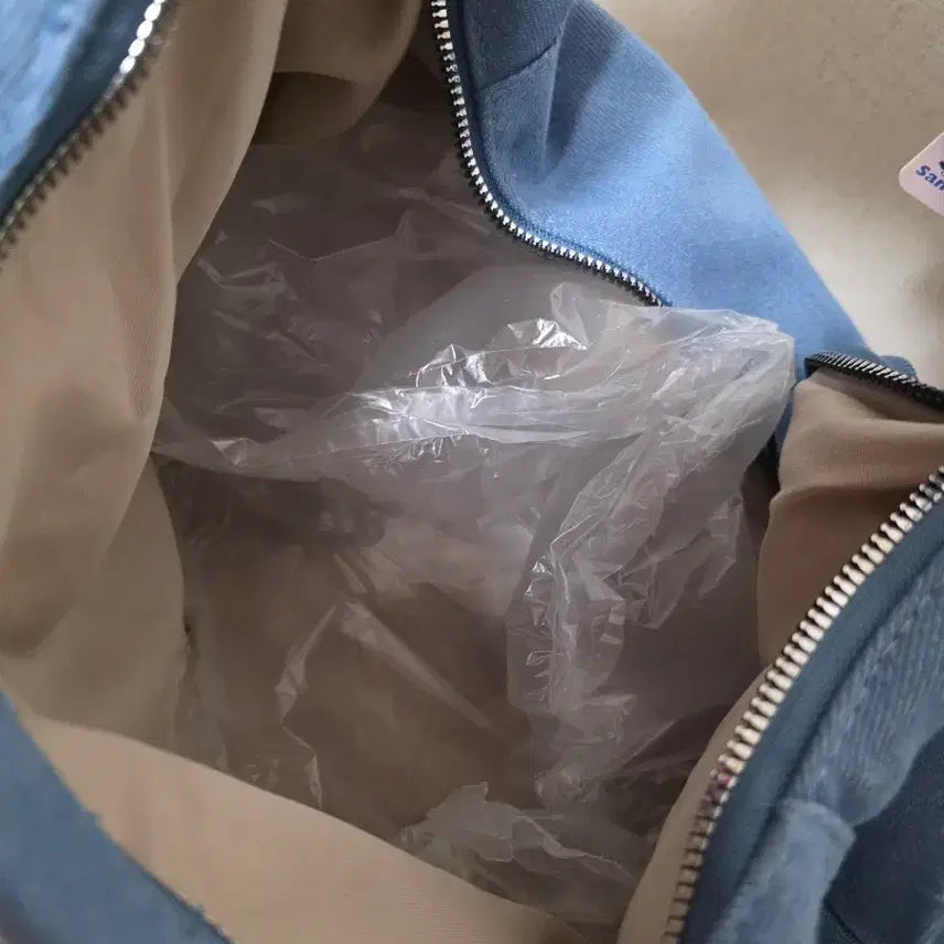 [BUNJANG] Sanrio Hello Kitty Denim Hobo Shoulder Bag / 산리오 헬로키티 데님 숄더백 호보백