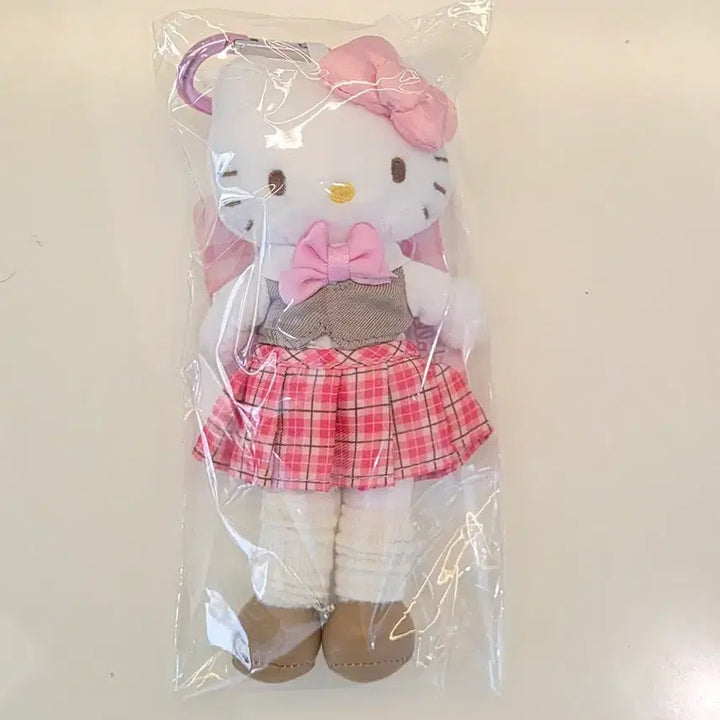 [BUNJANG] Sanrio Hello Kitty School Uniform Keychain / 정품)교복키티  키링