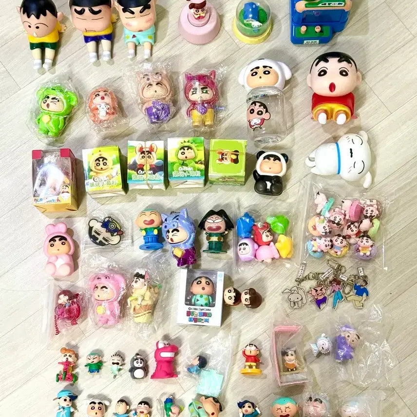 [BUNJANG] Crayon Shin-chan Miniature Figure Collection Bundle Set / shinchan miniaturefigure짱구유리흰둥이철수 쌀알소형피규어미너어쳐처&amp;굿즈90개이상 컬렉션(일괄)